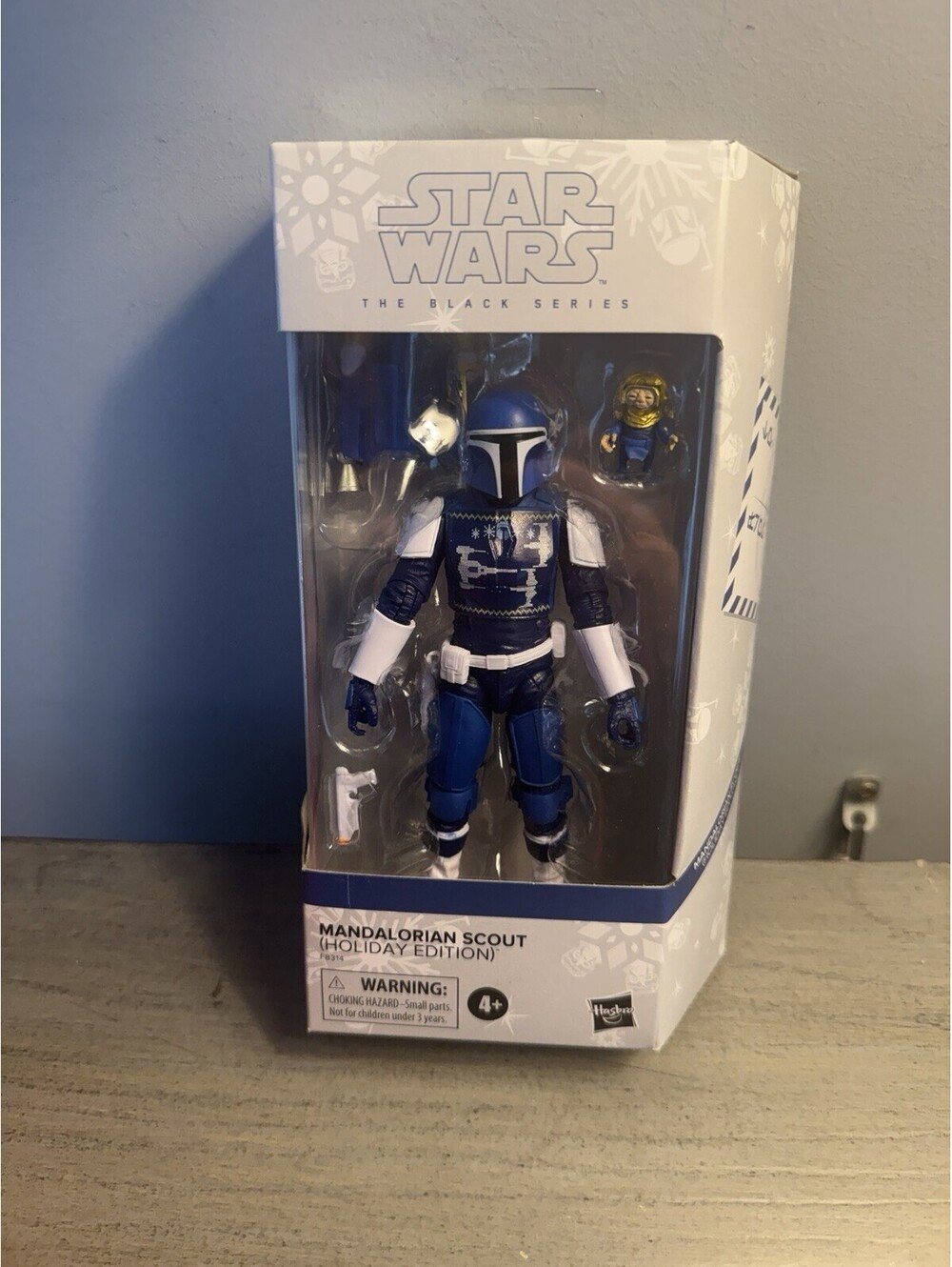 Star Wars Black Series Mandalorian Scout Holiday Edition Hasbro NIB Figure